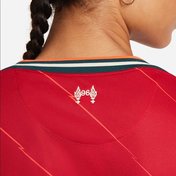 LIVERPOOL FC 2021/22 STADIUM HOME WOMENS SOCCER JERSEY SIZE XS DRI FIT RED SLIM - Picture 5 of 7